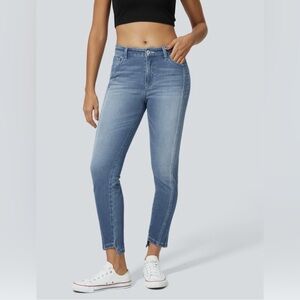 NWT Halara Flex™ Mid Low Rise Skinny Jean - Size Medium
